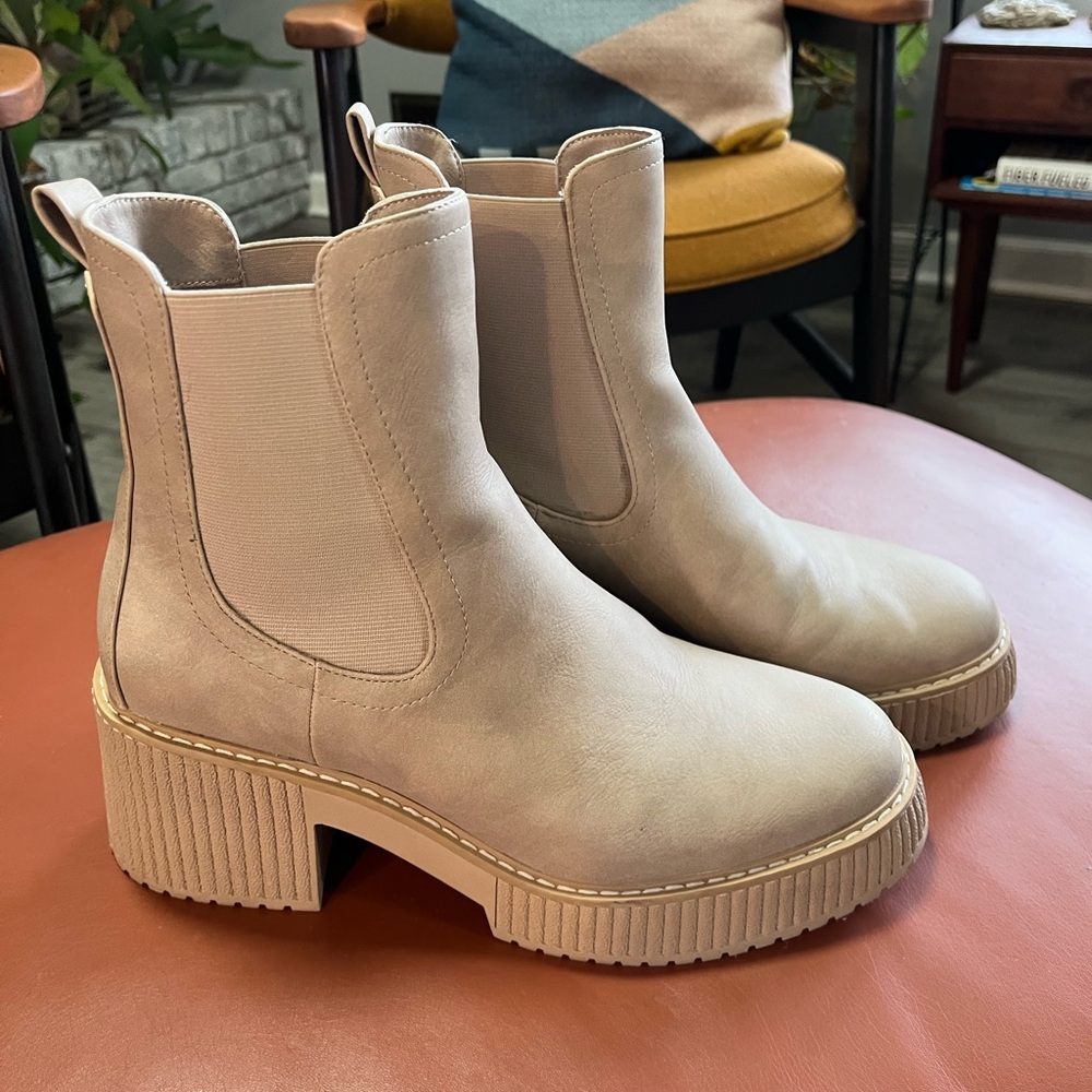 DV by Dolce Vita Danda Color Stone Beige Ankle Boots Size 10